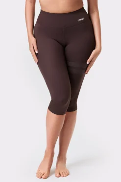 Online STRONGER Signature Capri Legging Black Coffee