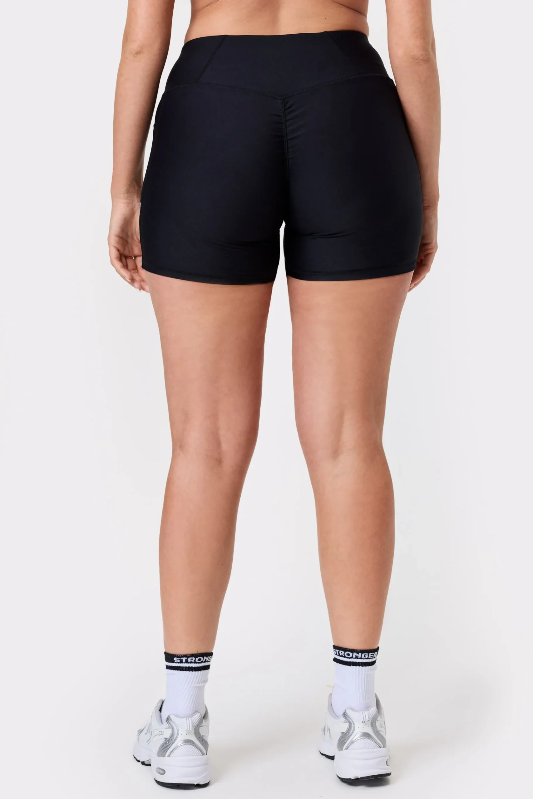 Discount STRONGER Signature Pocket Contouring Shorts Black