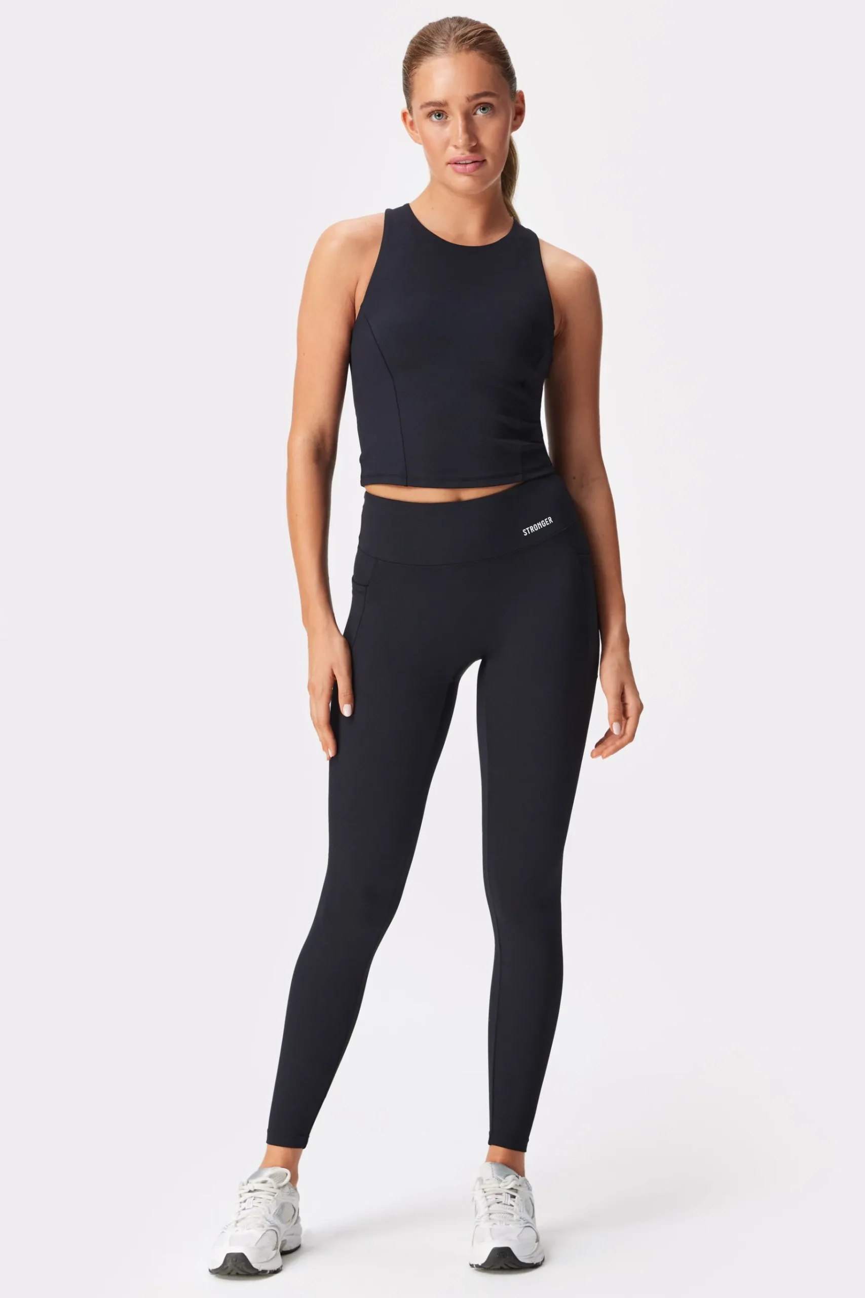 New STRONGER Signature Pocket Legging Black