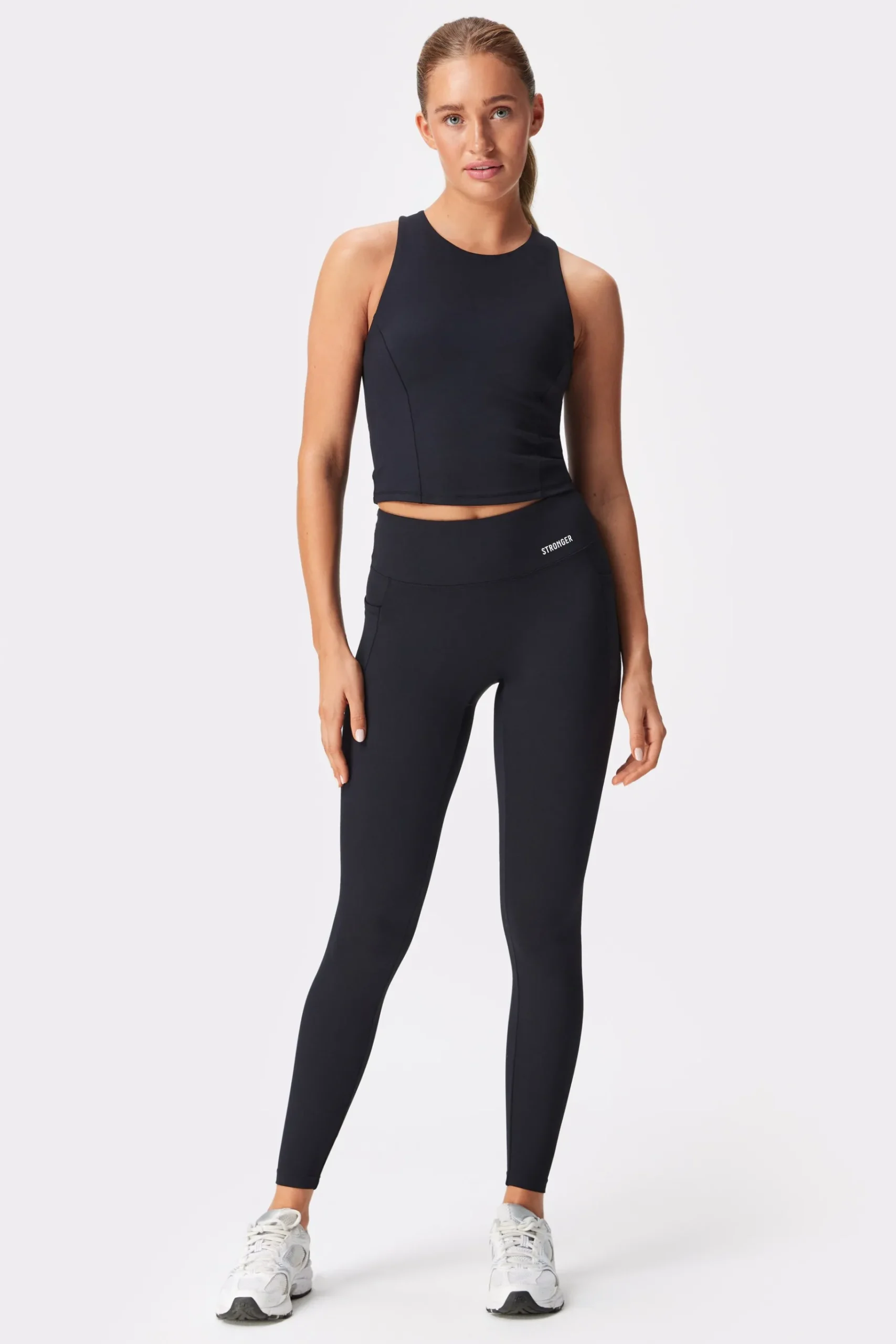 Discount STRONGER Smooth Cropped Tank Top Black