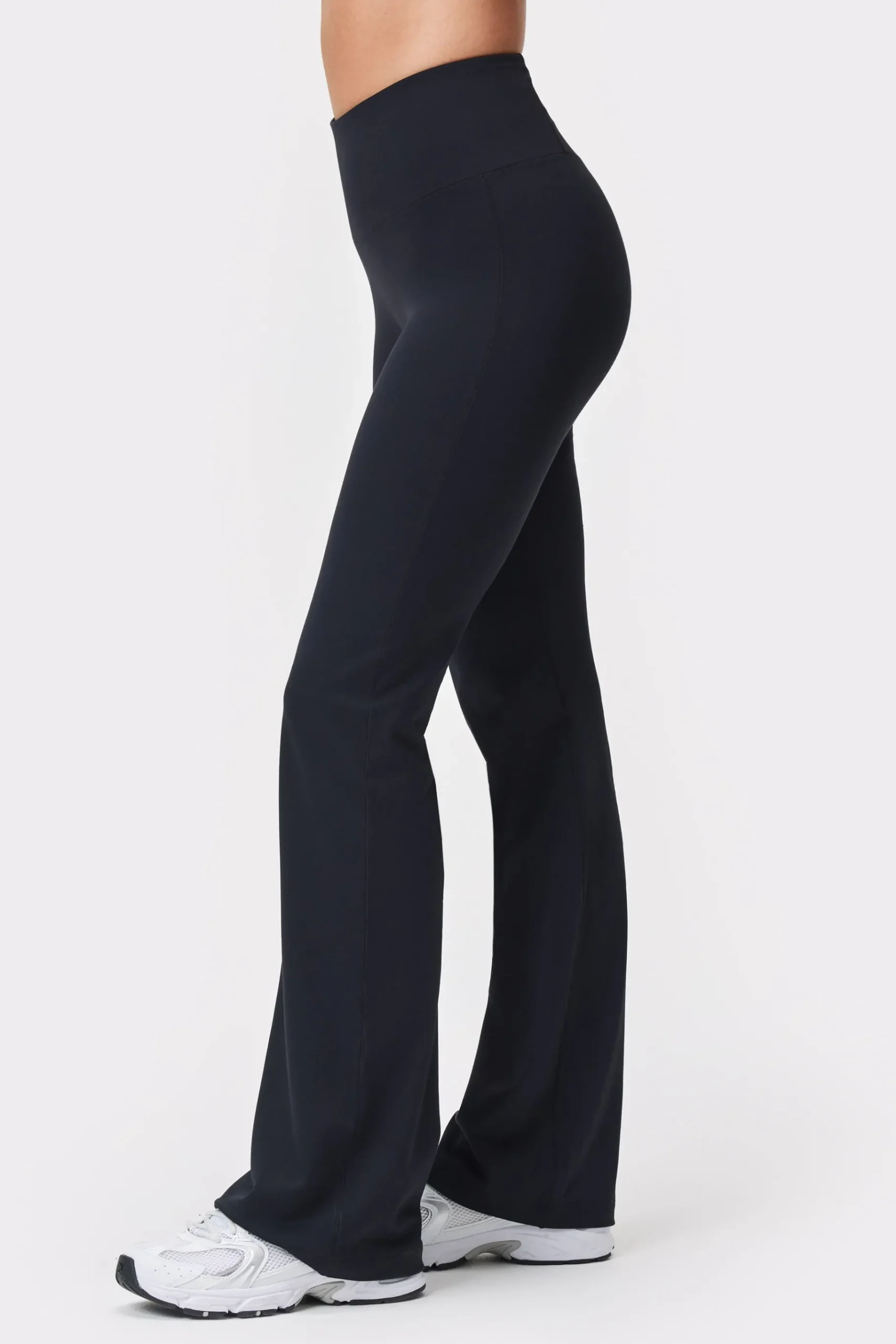 Outlet STRONGER Soft Flared Legging Black
