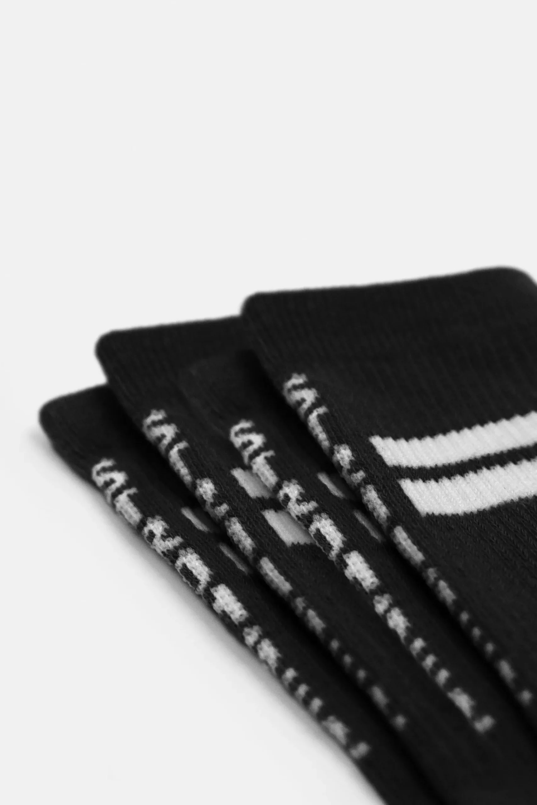 New STRONGER Stride Socks 2-pack Black
