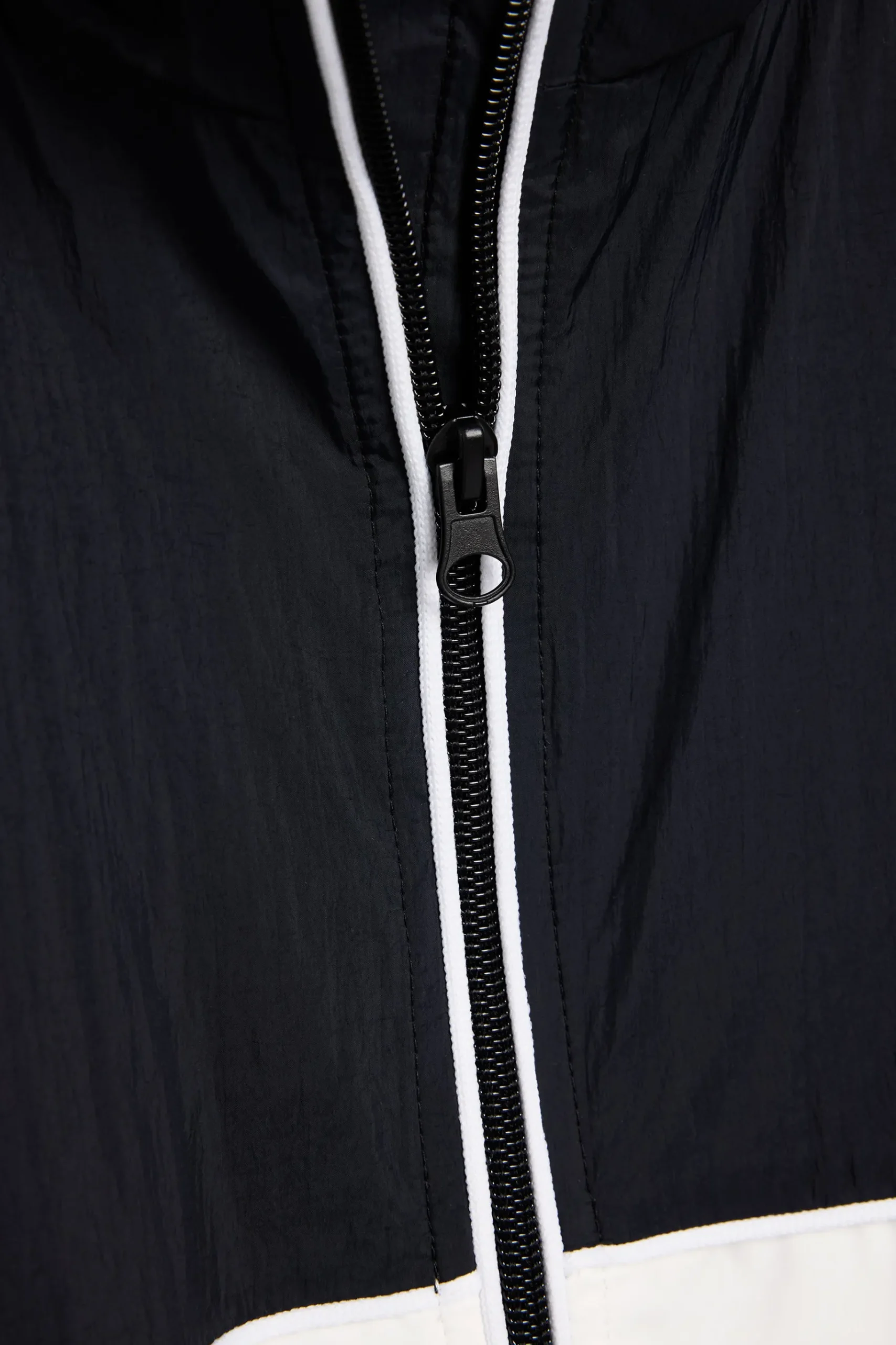 Discount STRONGER Woven Jas Black